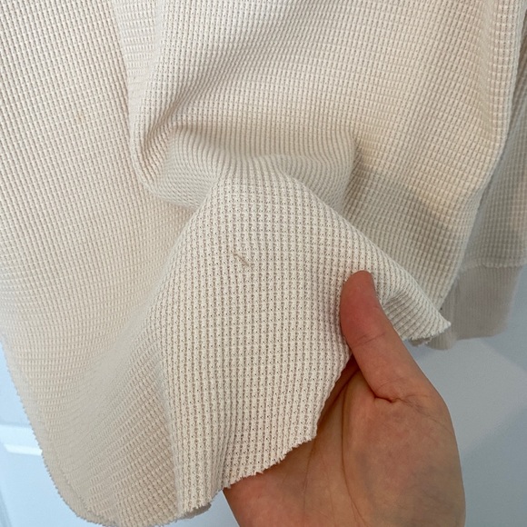 Aritzia TNA ivory waffle thermal top xs preowned - Picture 3 of 5